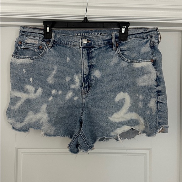 AE Strigid Super High-Waisted Relaxed Denim Short - Picture 5 of 6